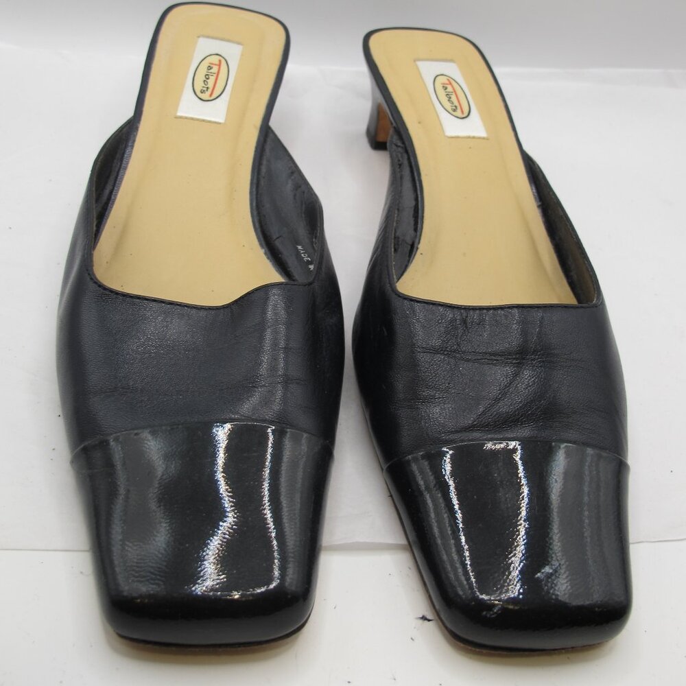 Talbot’s Bunny black leather slide with black patent leather toe 8.5N